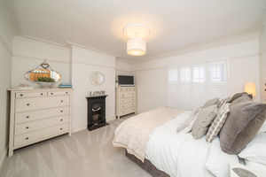BEDROOM - click for photo gallery
